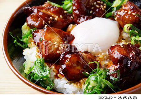 焼鳥丼 焼鳥丼 66903688