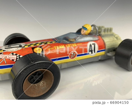 ブリキの車 66904150
