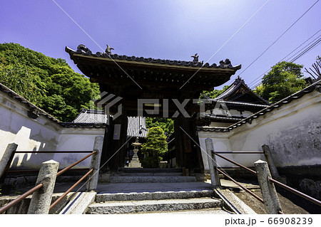 竹原の街並み　西方寺　山門　広島県竹原市 66908239