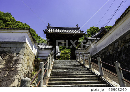 竹原の街並み　西方寺　山門　広島県竹原市 66908240