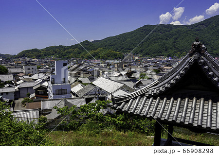 竹原の街並み 西方寺 鐘楼堂越しの眺め 広島県竹原市 竹原の街並み 西方寺 鐘楼堂越しの眺め 広島県竹原市 66908298