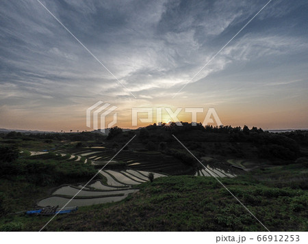 千早赤阪村 下赤阪の棚田 農作業する人 千早赤阪村 下赤阪の棚田 農作業する人 66912253