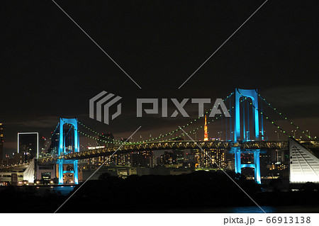 お台場から望むレインボーブリッジ【夜景】 66913138