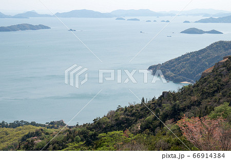 倉橋島火山から瀬戸内海の眺め 66914384