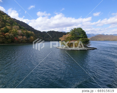 中禅寺湖の上野島 中禅寺湖の上野島 66915619