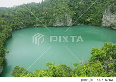 Lagoon at Mae Koh Island, Angthong National  marine park, Thailand 66918768