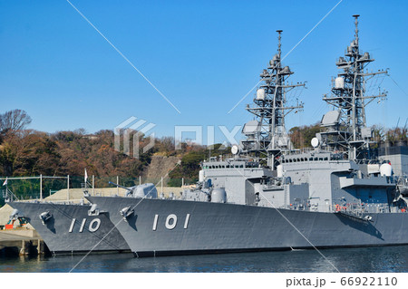 護衛艦たかなみと護衛艦むらさめ 護衛艦たかなみと護衛艦むらさめ 66922110