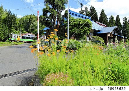 新緑の只見線 66923626