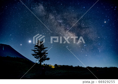 富士山と天の川 富士山と天の川 66929255
