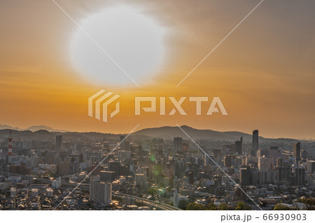 足立山展望台から見る北九州市の夕焼け【福岡県】 足立山展望台から見る北九州市の夕焼け【福岡県】 66930903
