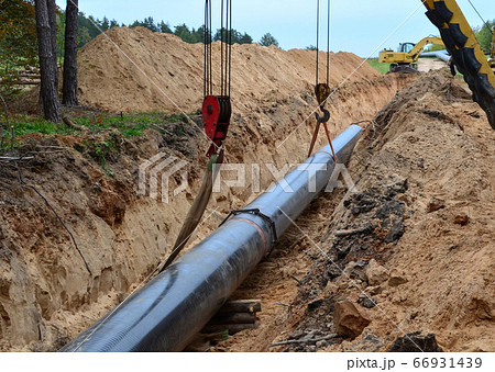 Constructing pipelines that transport oil, gas, petroleum products and industrial gases Constructing pipelines that transport oil, gas, petroleum products and industrial gases 66931439
