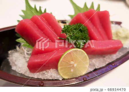 Akami (tuna) sashimi 66934470