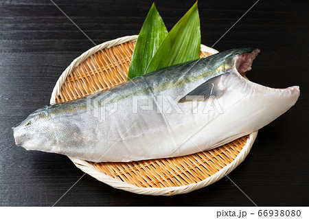 鰤フィーレ 1.8kg 鰤フィーレ 1.8kg 66938080