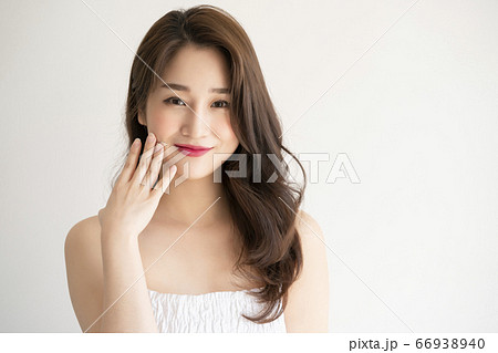 ビューティー 女性 女 66938940
