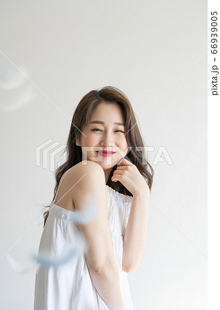 女性 女 女の子 66939005