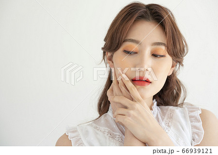ビューティー 女性 女 66939121