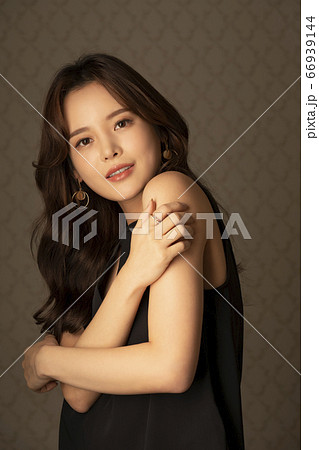 ビューティー 女性 女 66939144
