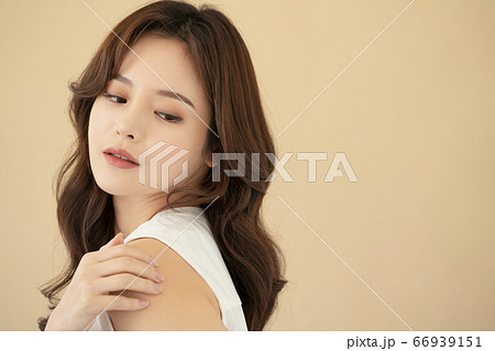 ビューティー 女性 女 66939151