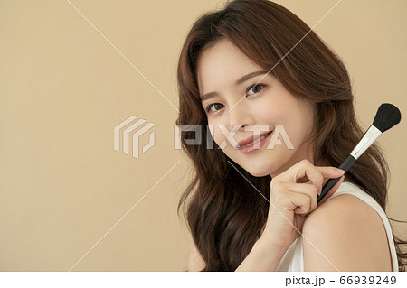 ビューティー 女性 女 66939249