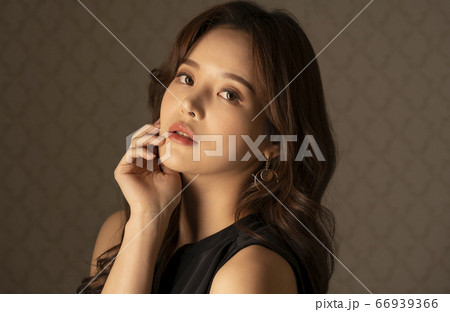 ビューティー 女性 女 66939366