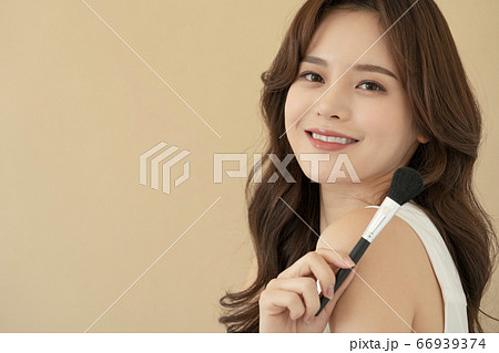 ビューティー 女性 女 66939374