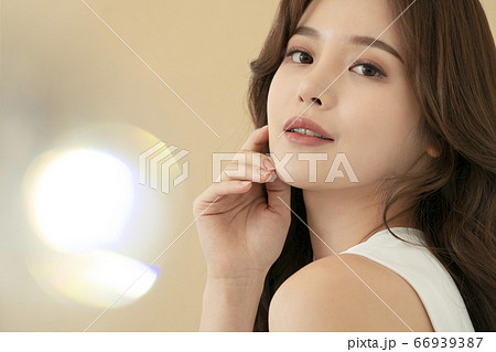 ビューティー 女性 女 66939387