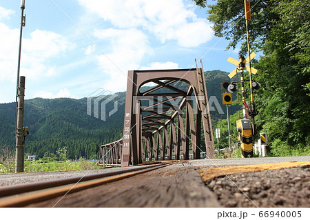 JR西日本九頭竜線の第七足羽川橋梁がある風景 66940005