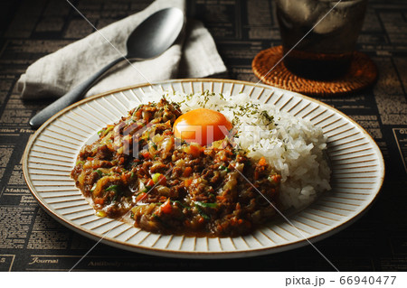 夏野菜のキーマカレー(玉子を添えて) 夏野菜のキーマカレー(玉子を添えて) 66940477