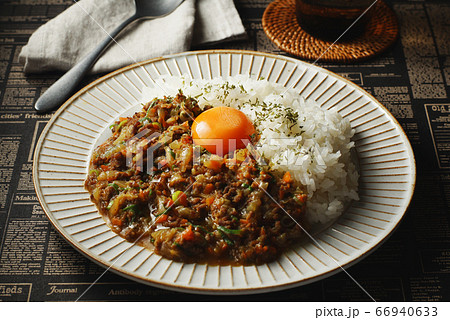 夏野菜のキーマカレー(玉子を添えて) 夏野菜のキーマカレー(玉子を添えて) 66940633