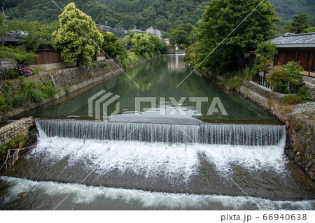 京都　嵐山　渡月橋周辺 66940638