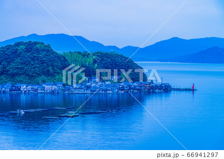 (京都府)伊根湾 夜明け (京都府)伊根湾 夜明け 66941297