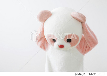 着ぐるみを脱ごうとする人 着ぐるみを脱ごうとする人 66943588