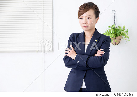 女性検察官のアジア人 女性検察官のアジア人 66943665