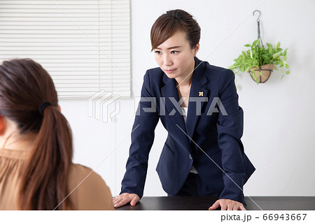 女性検察官 66943667