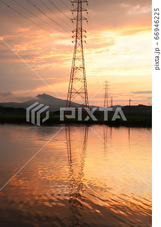 大雨の降り止んだ筑波山夕日 大雨の降り止んだ筑波山夕日 66946225