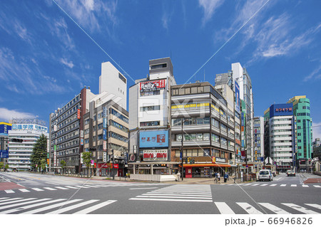 東京　池袋駅　西口駅前 66946826