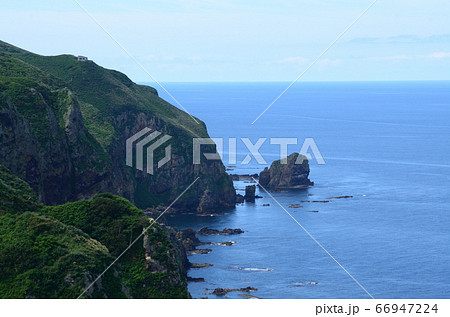 北海道・天売島の断崖と海 北海道・天売島の断崖と海 66947224