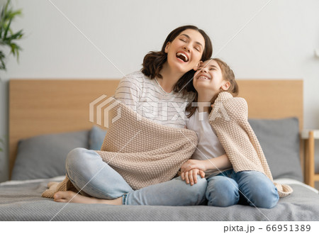 Happy loving family Happy loving family 66951389