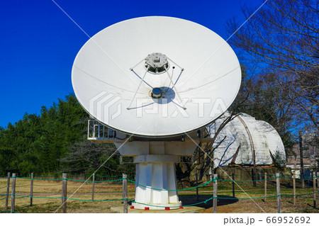 電波望遠鏡のパラボラアンテナとゴーチェ子午環 国立天文台(東京都三鷹市) 電波望遠鏡のパラボラアンテナとゴーチェ子午環 国立天文台(東京都三鷹市) 66952692