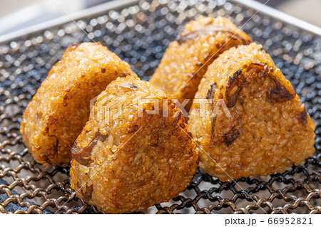 かしわご飯(味ご飯)の焼きおにぎり_bbq・BBQ・バーべキュー・七輪・炭・備長炭 かしわご飯(味ご飯)の焼きおにぎり_bbq・BBQ・バーべキュー・七輪・炭・備長炭 66952821