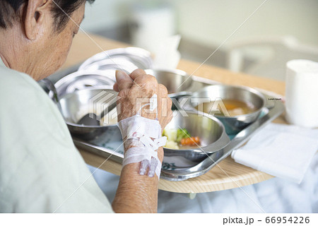 Senior elder asian patient woman in hospital 66954226