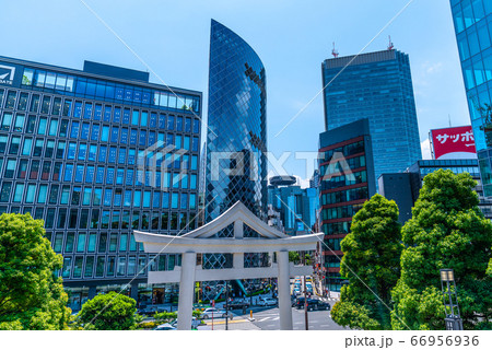 日本の東京都市景観 日枝神社の鳥居や赤坂方面などを望む 日本の東京都市景観 日枝神社の鳥居や赤坂方面などを望む 66956936