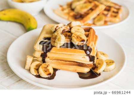 banana waffle with chocolate 66961244