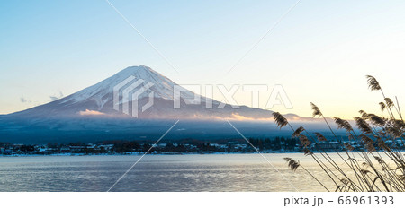 Mountain Fuji San at Kawaguchiko Lake. Mountain Fuji San at Kawaguchiko Lake. 66961393