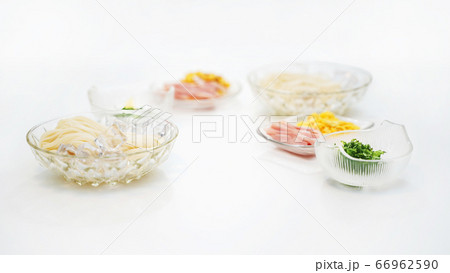 商品背景　素麺の食卓テーブル 66962590