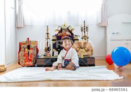 端午の節句を祝う男児　5月人形 66965561