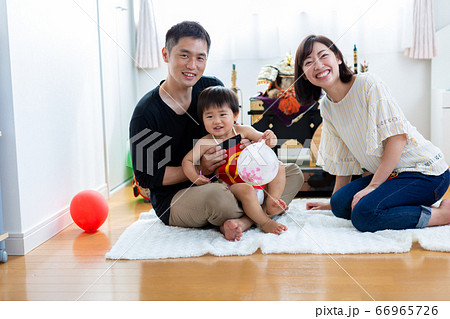 端午の節句を祝う男児　5月人形 66965726