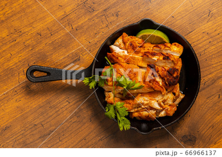 スパイシーチキングリル　mexican spicy chicken  66966137