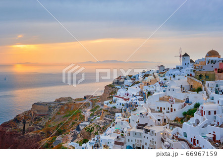 Famous greek tourist destination Oia, Greece Famous greek tourist destination Oia, Greece 66967159