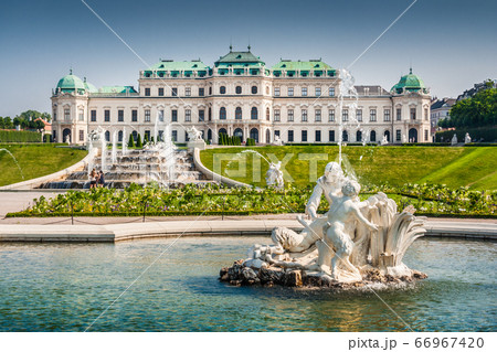 Beautiful view of famous Schloss Belvedere in Vienna, Austria 66967420